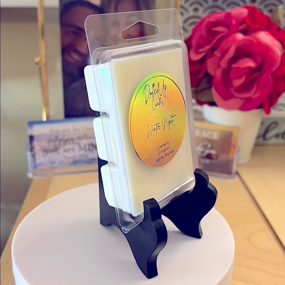 Winter Night- Cranberry Cinnamon & Vanilla Scented Soy Wax Melts - Picture 2 of 2